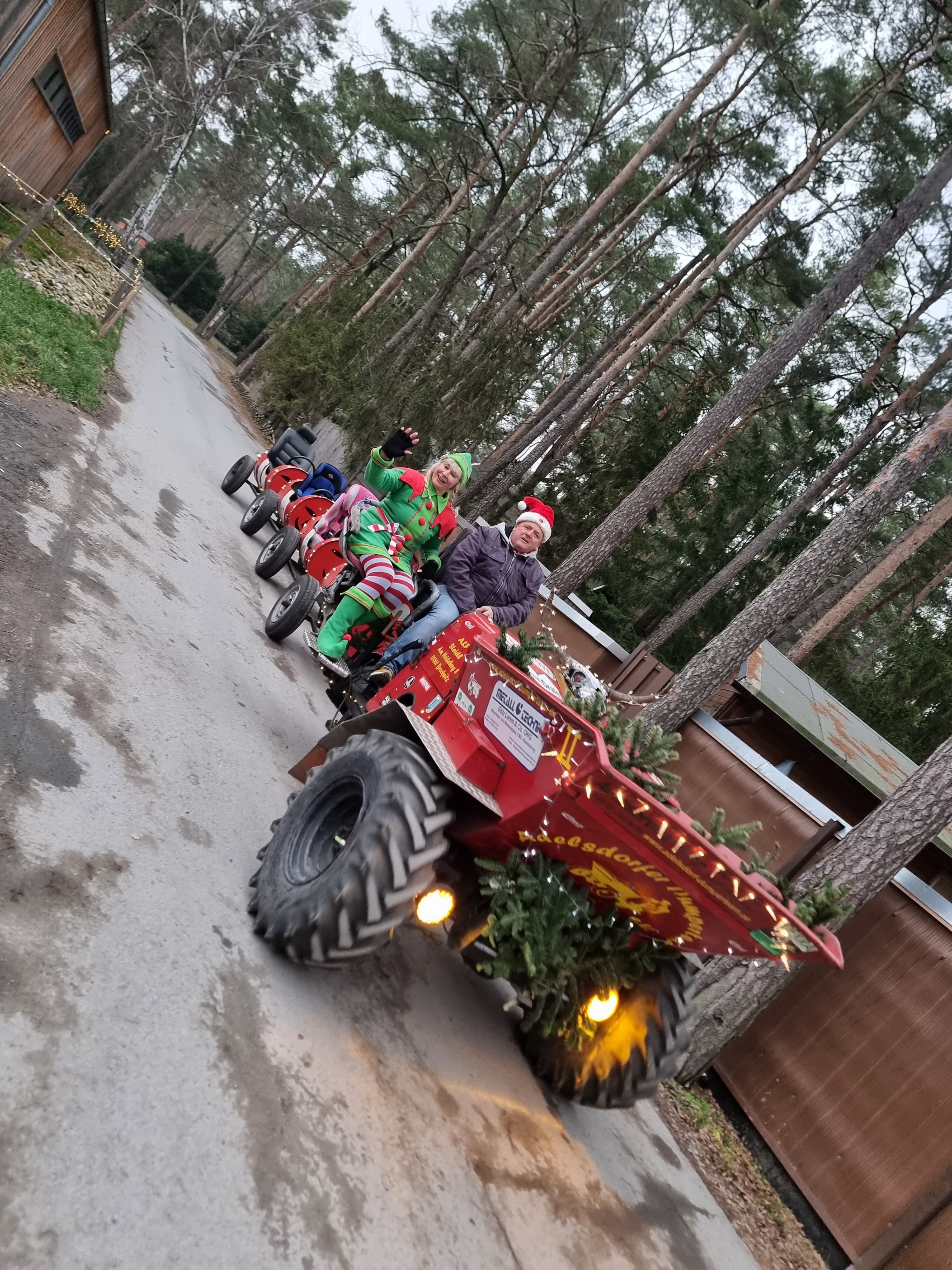 Weihnachtszug auf dem Campingplatz Dresden