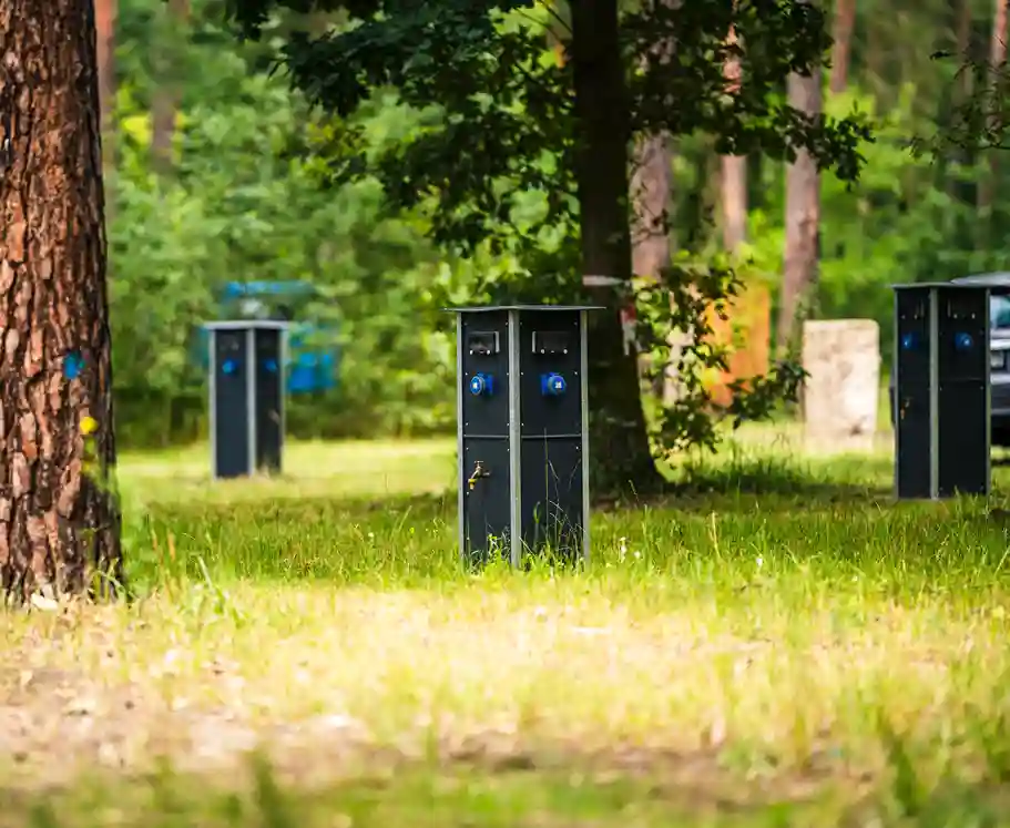 Wohnmobil auf dem Stellplatz am Naturcamping Brettmühlenteich